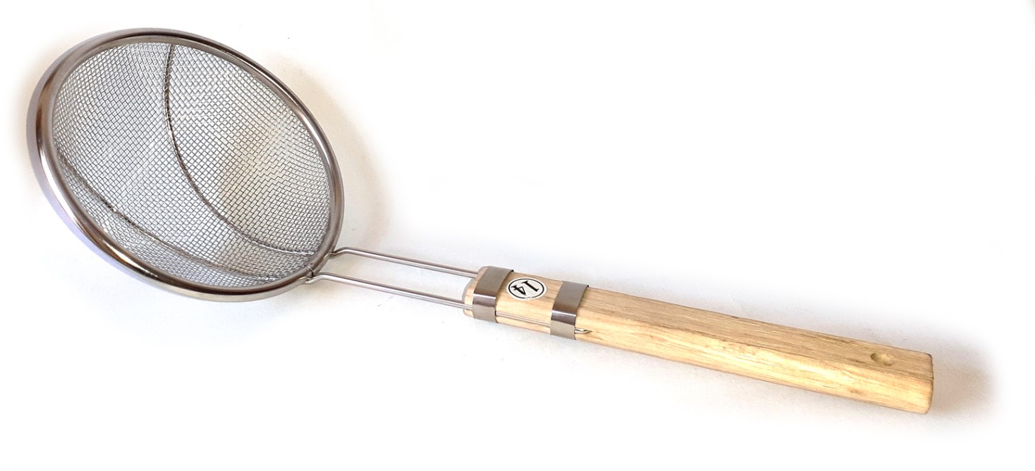 Stainless Steel Strainer Mesh Skimmer Basket with Wooden Handle